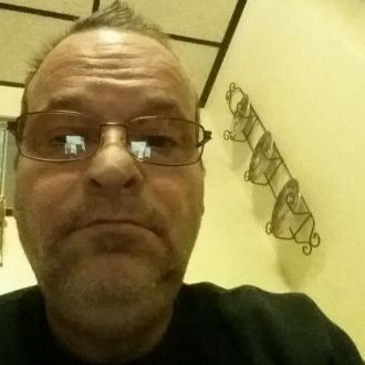 looking for a beautiful woman with the same interests as me and would like to get to see where it go